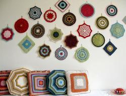 Crochet potholders: ಸರಳ ಮತ್ತು ಸುಂದರ ಮಾದರಿಗಳೊಂದಿಗೆ ಹಂದಿಯ ವರ್ಷದಲ್ಲಿ Crochet potholders